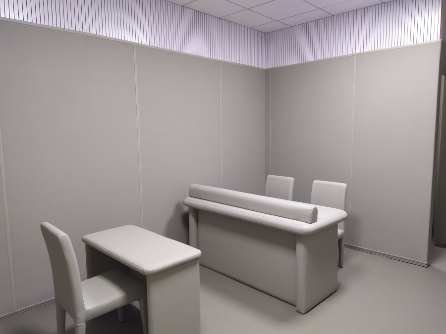 審訊室軟包 (119).jpg 安徽省紀(jì)委審訊室防撞軟包建設(shè)的室內(nèi)效果圖